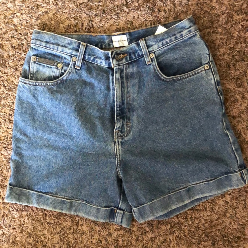 Adorable vintage Calvin Klein mom shorts